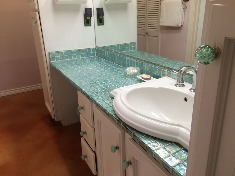 Casa Del Sol Bed And Breakfast 65/68