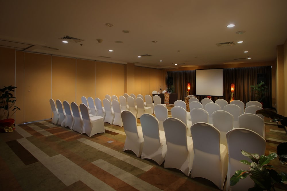 b Hotel Bali & Spa 58/73