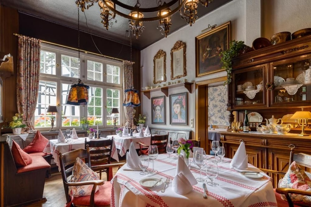 Hotel Restaurant Alt Vellern 33/48