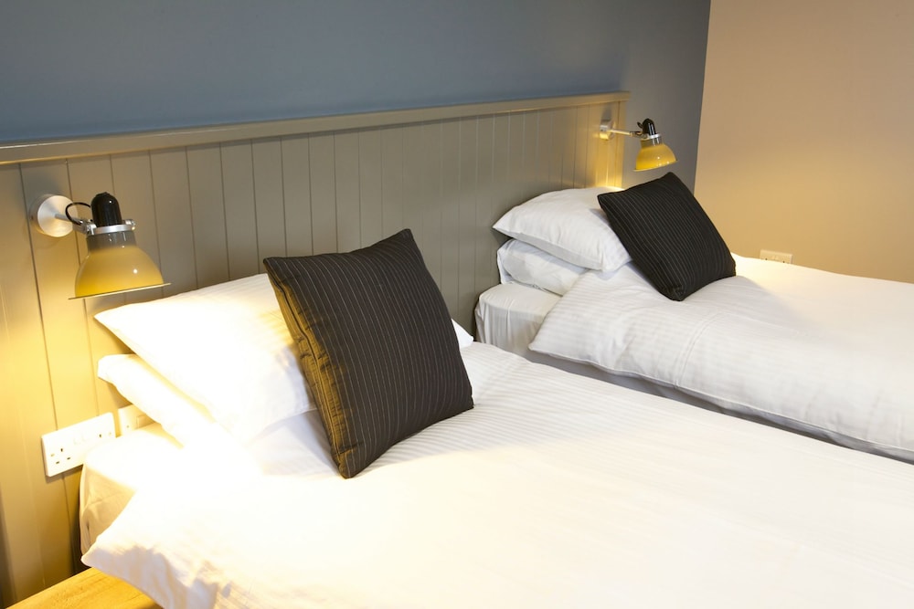 Ayre Hotel 11/40