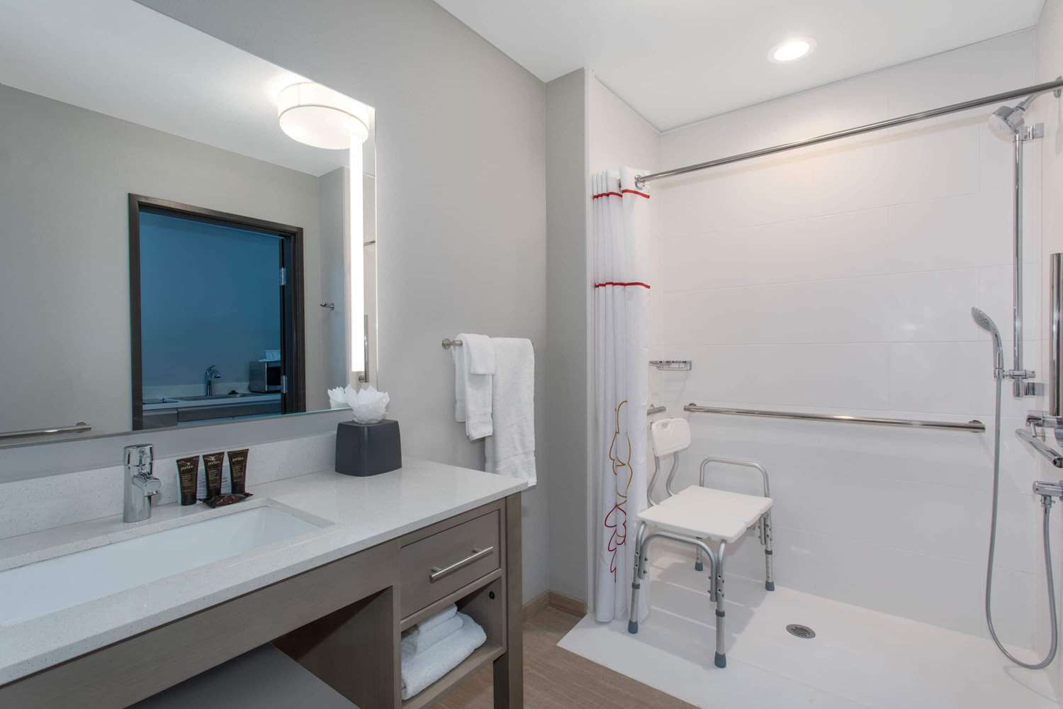 Hawthorn Suites by Wyndham Loveland 41/43