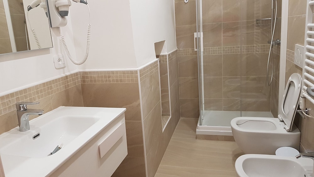 Trieste Center Rooms & Apartments 30/35