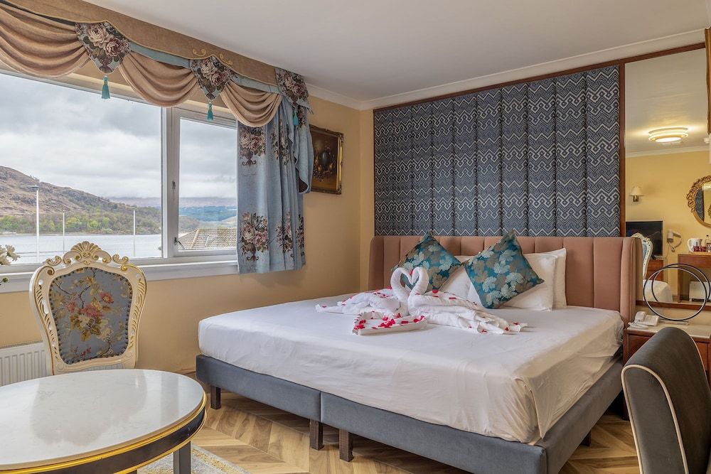 LOCH LINNHE, SUITE