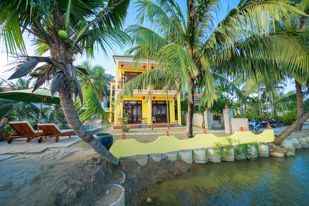 Ferry Homestay 41/50