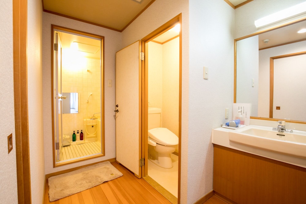 Hotel Takasago 62/63