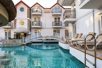 SWIM UP, DELUXE, DOUBLE OR TWIN BED