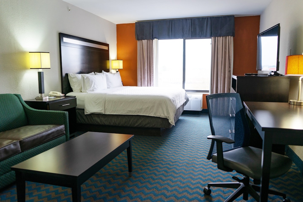 Holiday Inn Express Suites Roanoke Rapids Se 21/72