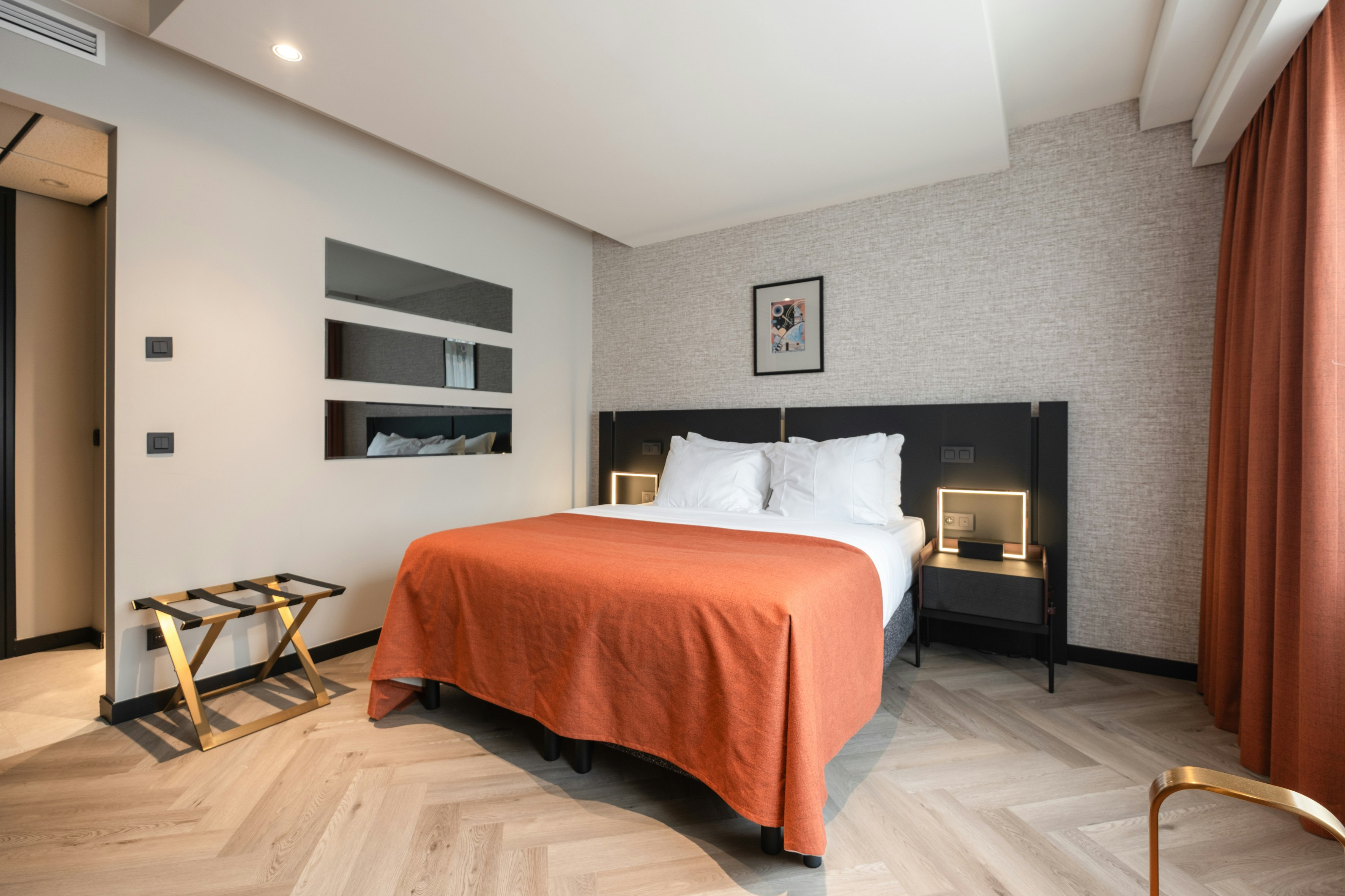 TOP CityLine Hotel Hyllit 12/68