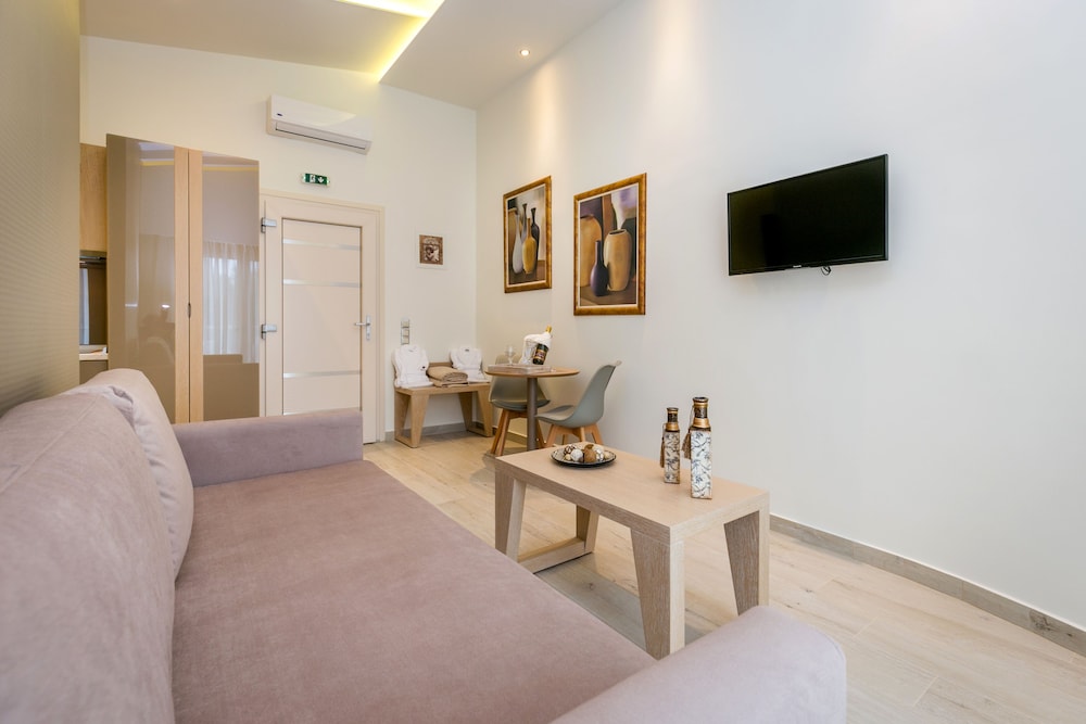 Lobelia Luxury Suites 25/50