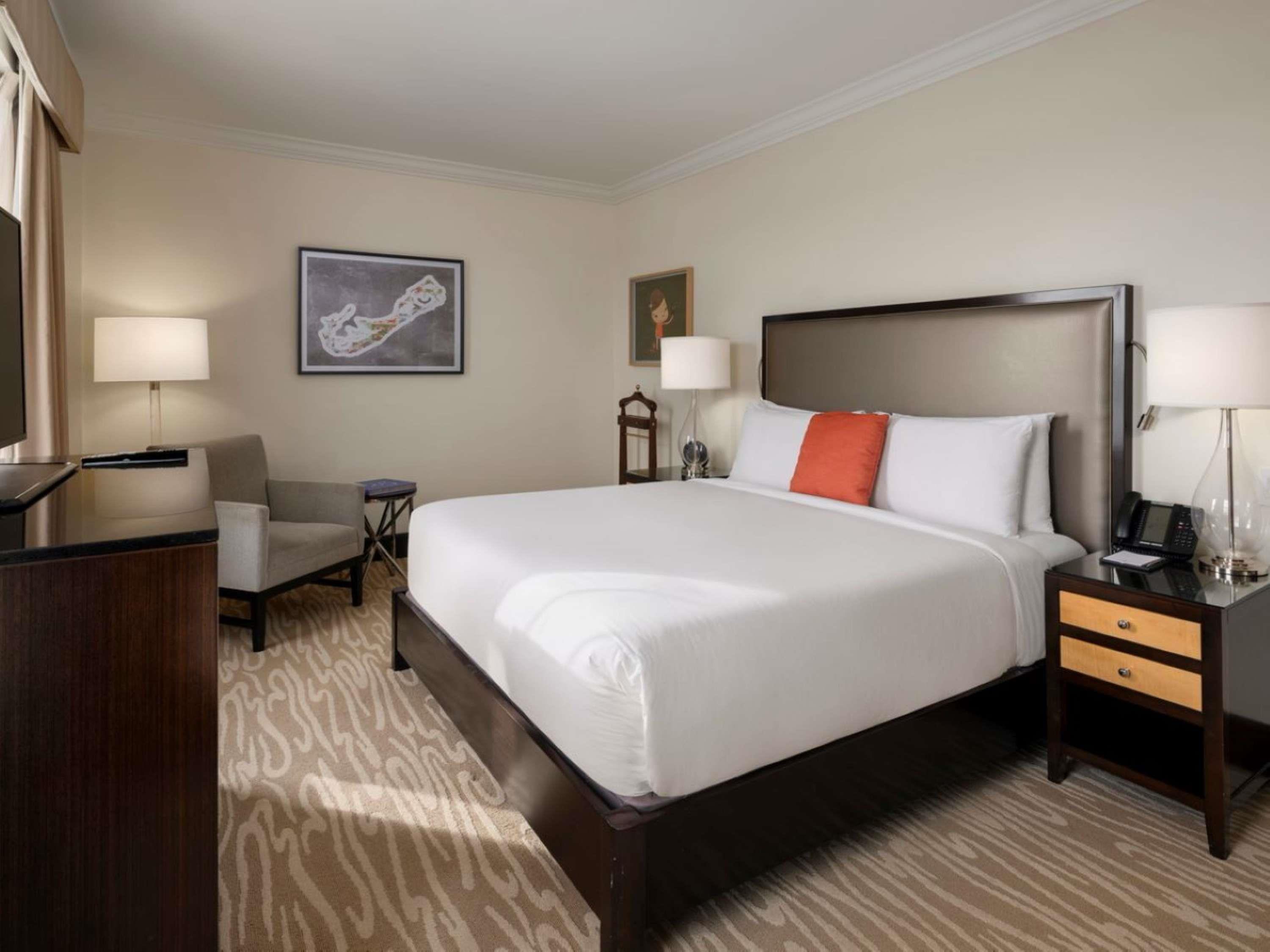 Fairmont Gold, Suite, 2 Double Beds, Harbour View, Balcony, Lounge Access