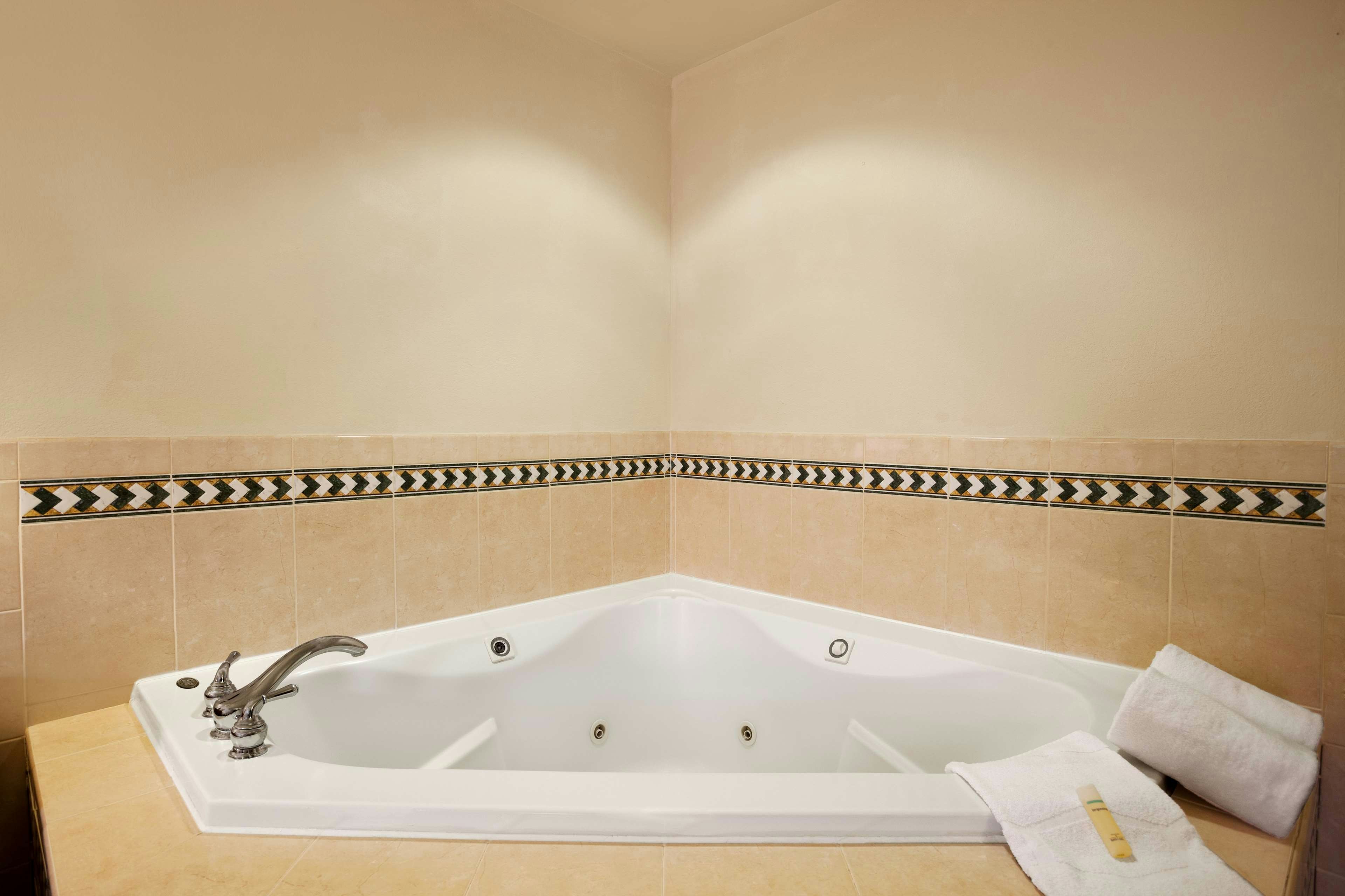 Hampton Inn Quakertown 74/75