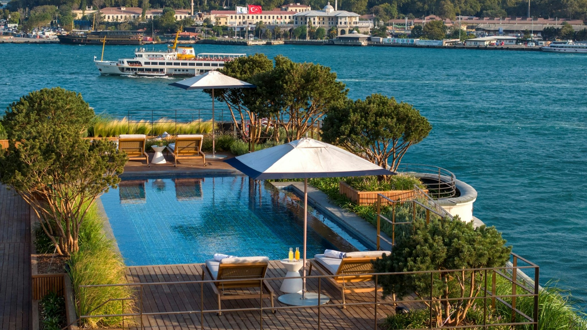 The Peninsula Istanbul 40/50