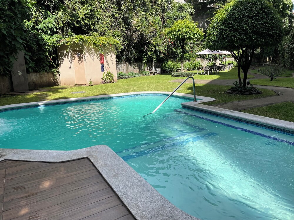 Gardenia Inn Hotel 64/67