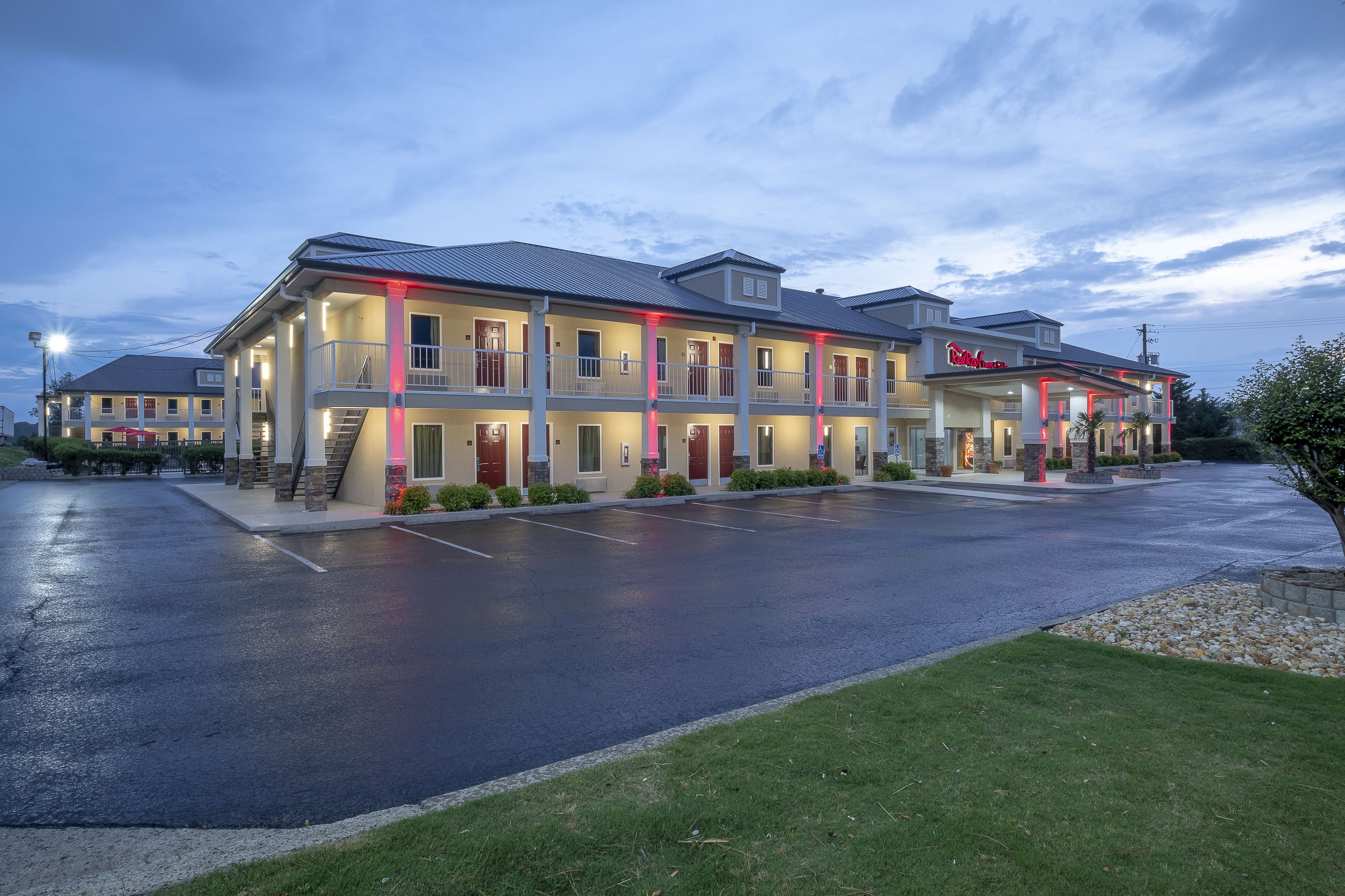 Red Roof Inn & Suites Calhoun 5/34