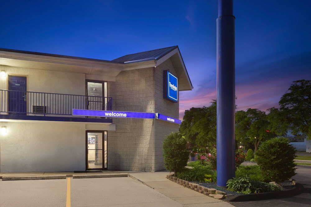 Travelodge by Wyndham Madison Heights MI 4/41
