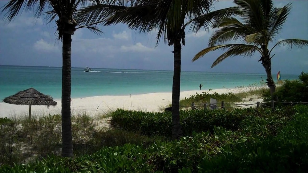 Sibonne Beach Hotel 35/62