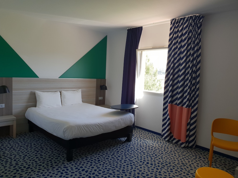Standard, Double Bed