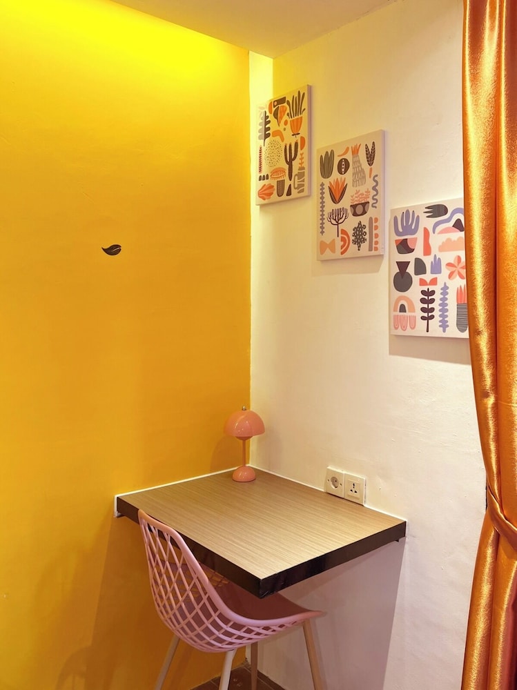 Yellow Bee Hotel 47/68