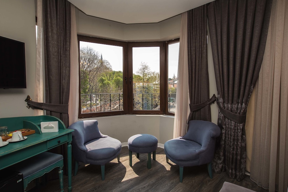 Idylle Hotel 48/74