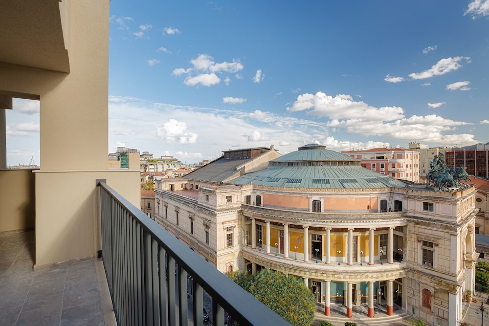 Hotel Politeama 4/69