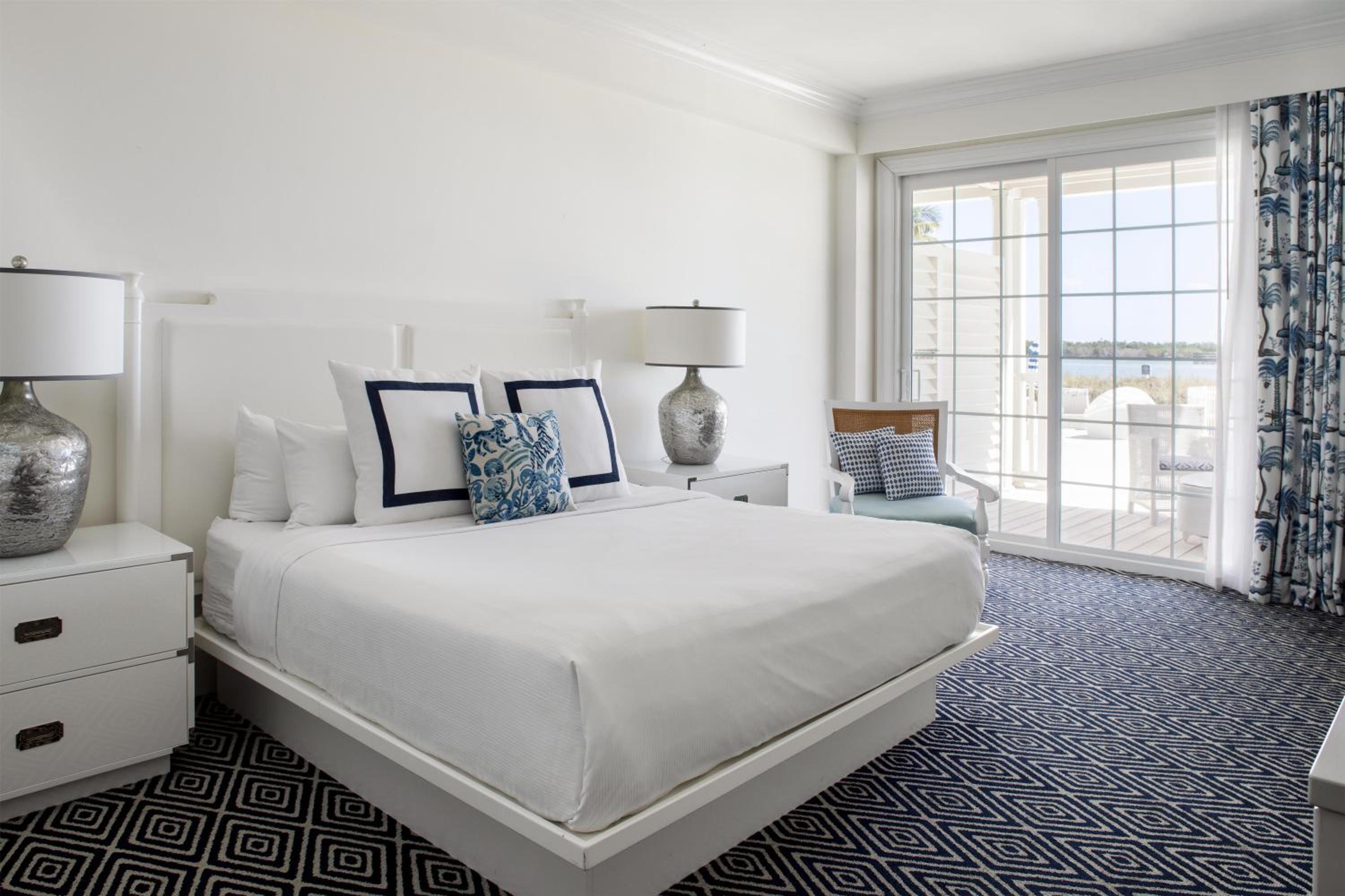 1 Bedroom, Suite, King Bed, Ocean Front, Sofa, Terrace, Kitchenette