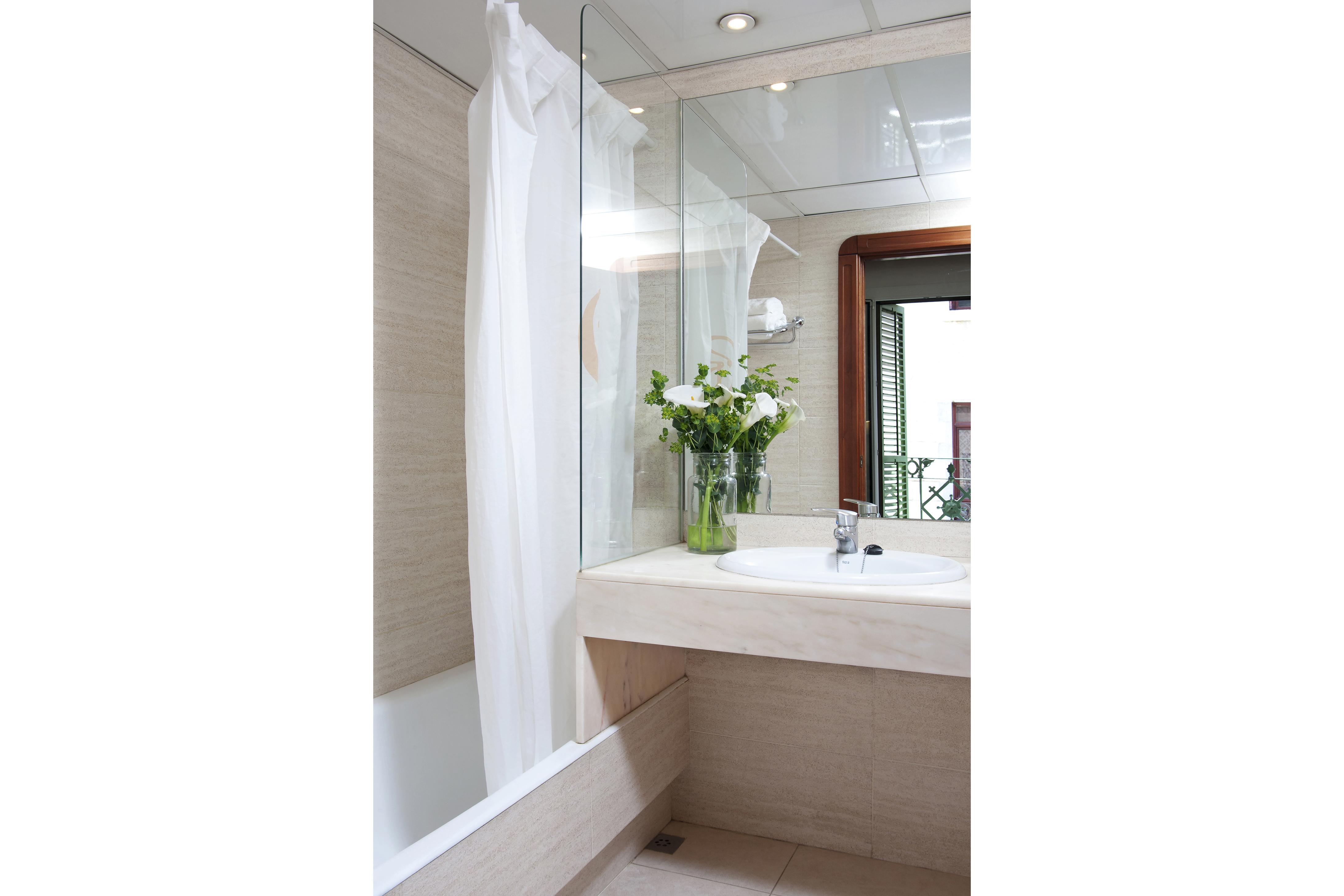 Deluxe, Double or Twin Bed, City View, French Balcony