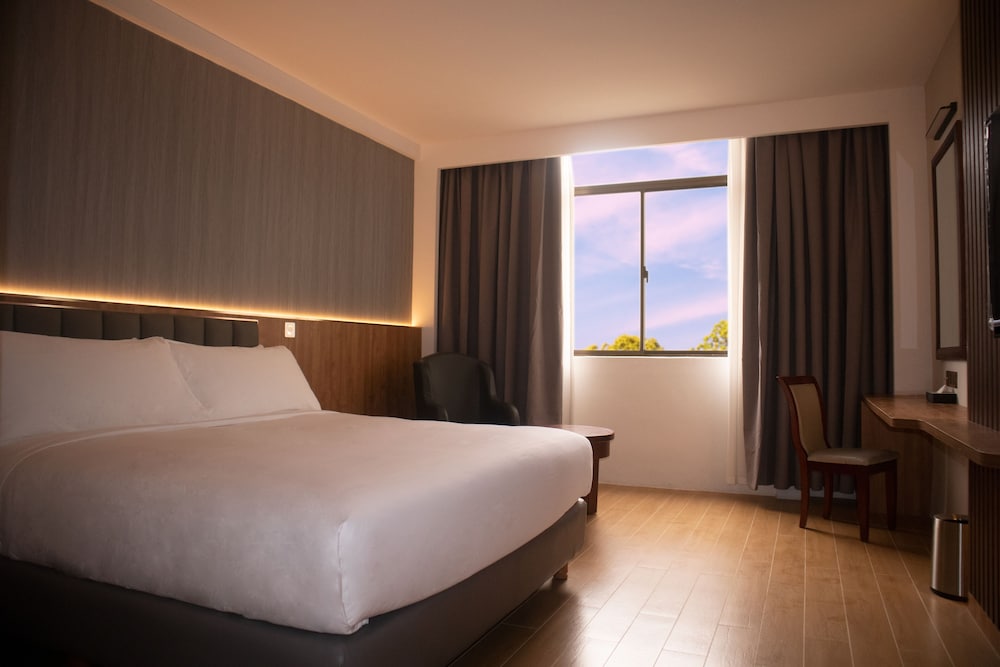 AGlow Hotel Harbor Bay Batam 17/65