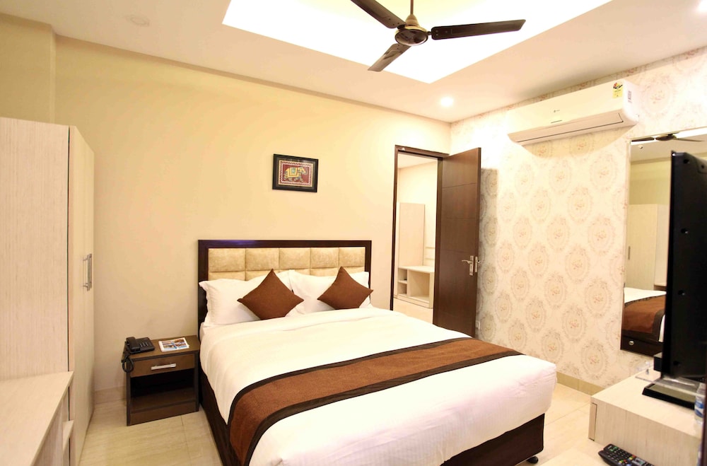 Nirvana Suites 23/50
