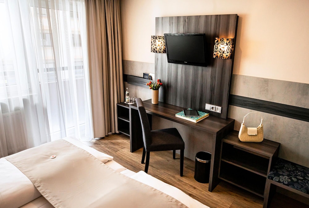 HOTEL ISARTOR 41/69