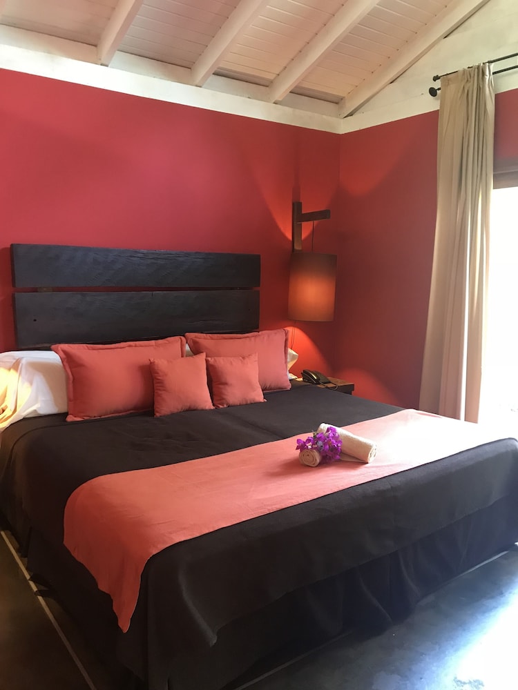 Raices Amambai Lodges 15/50