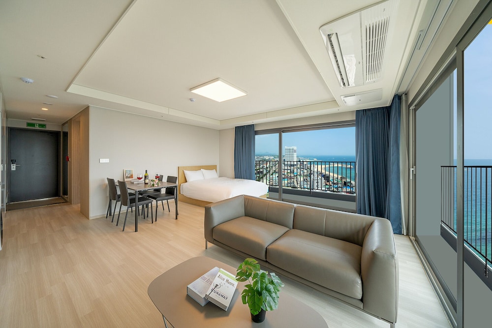 Sokcho I Park Suite Hotel and Resort 26/46
