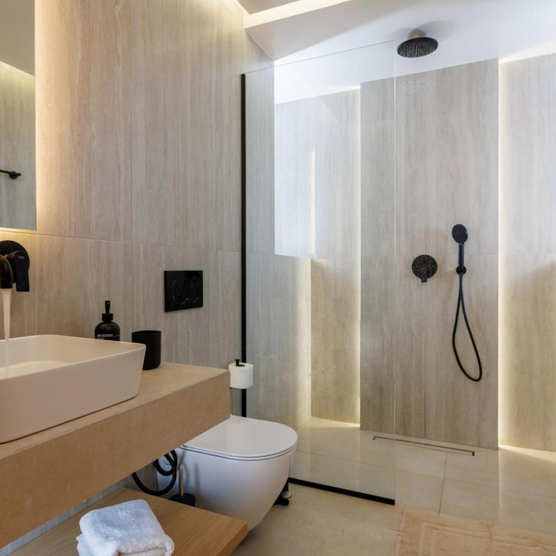 Sokratis LocoLux Villas & Suites 83/86