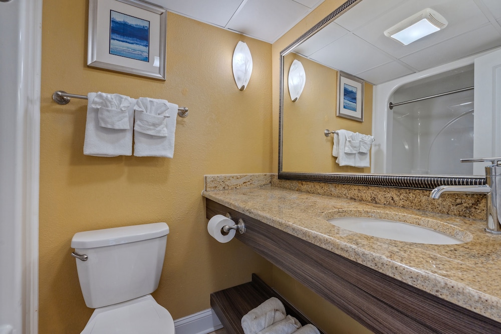 Efficiency, King Bed, Ocean Front، The Caravelle Resort 6/8