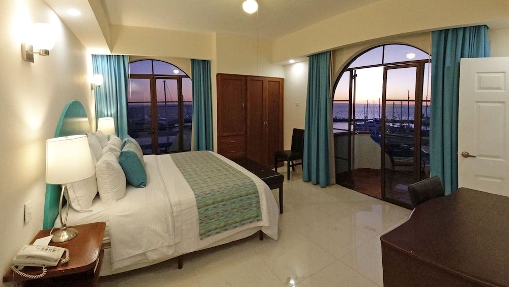 The Westmarine Waterfront Hotel 8/61