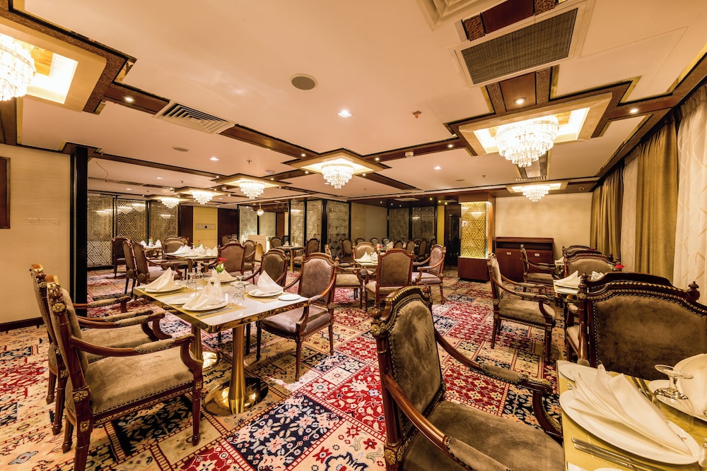 Grand Palace Hotel & Resorts Dhaka 51/61