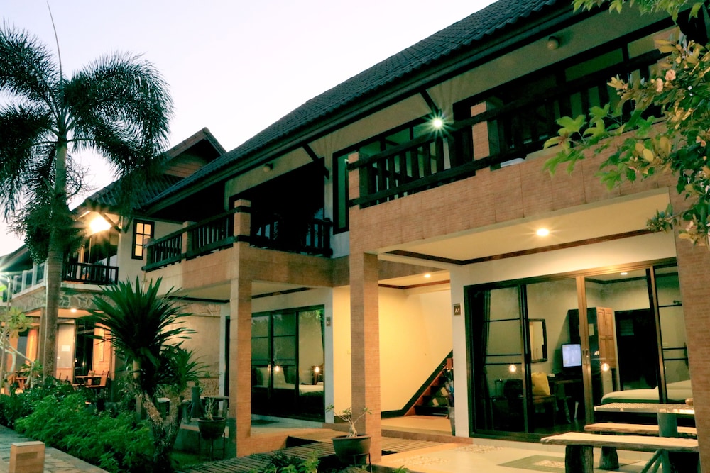 Baanrimnam Resort Trat 3/48