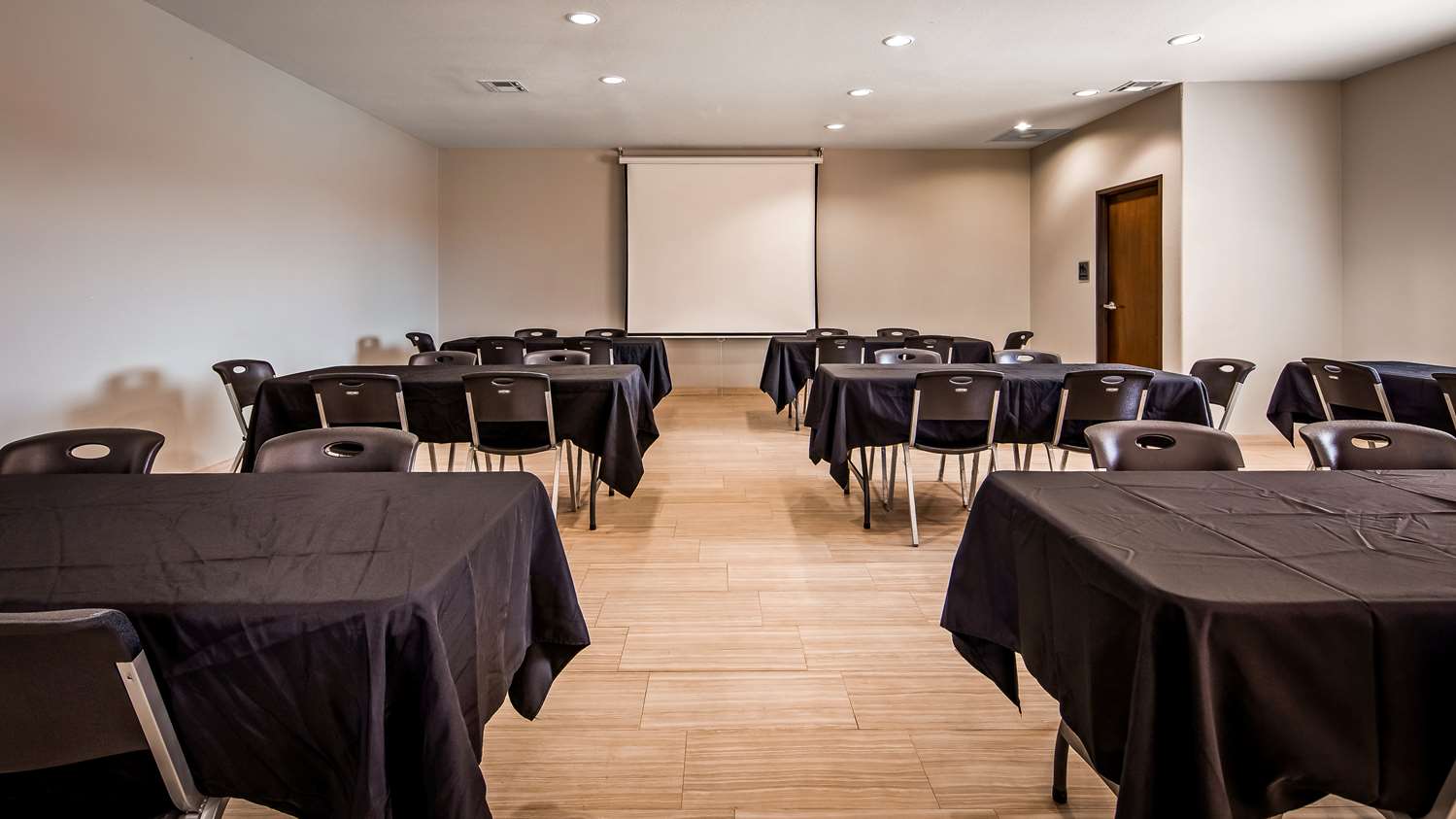 Best Western Plus Dilley Inn and Suites 12/13
