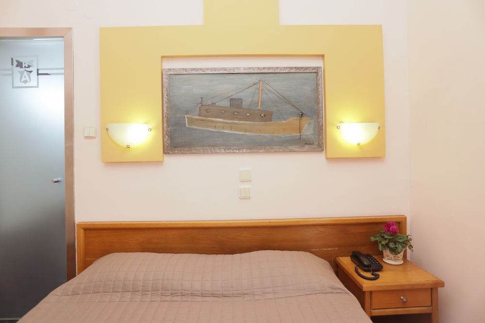 AEGEON HOTEL 12/50