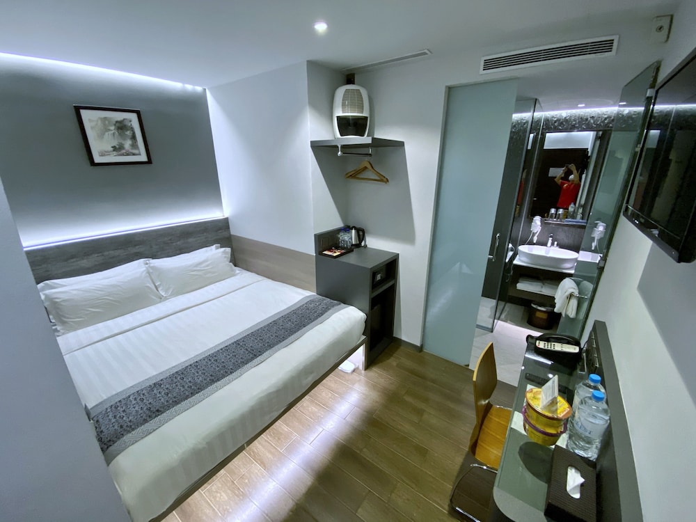 Bliss Hotel Singapore 27/75