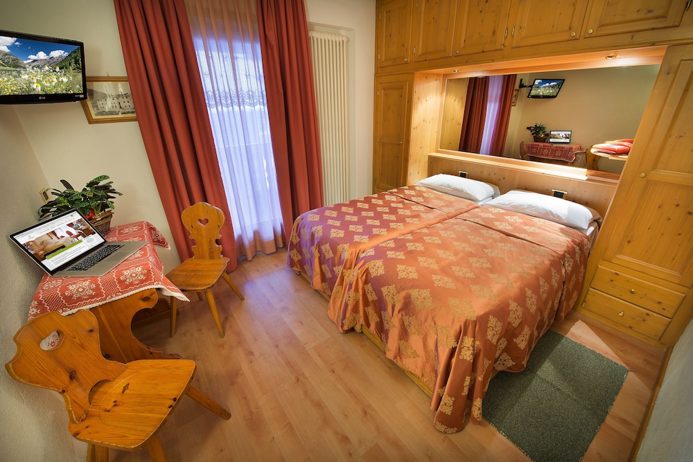 COMFORT, DOUBLE OR TWIN BED