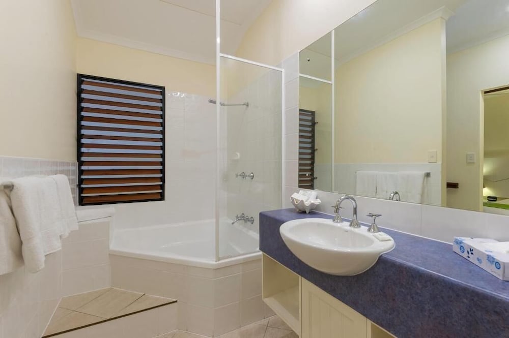 Freestyle Resort Port Douglas 60/61