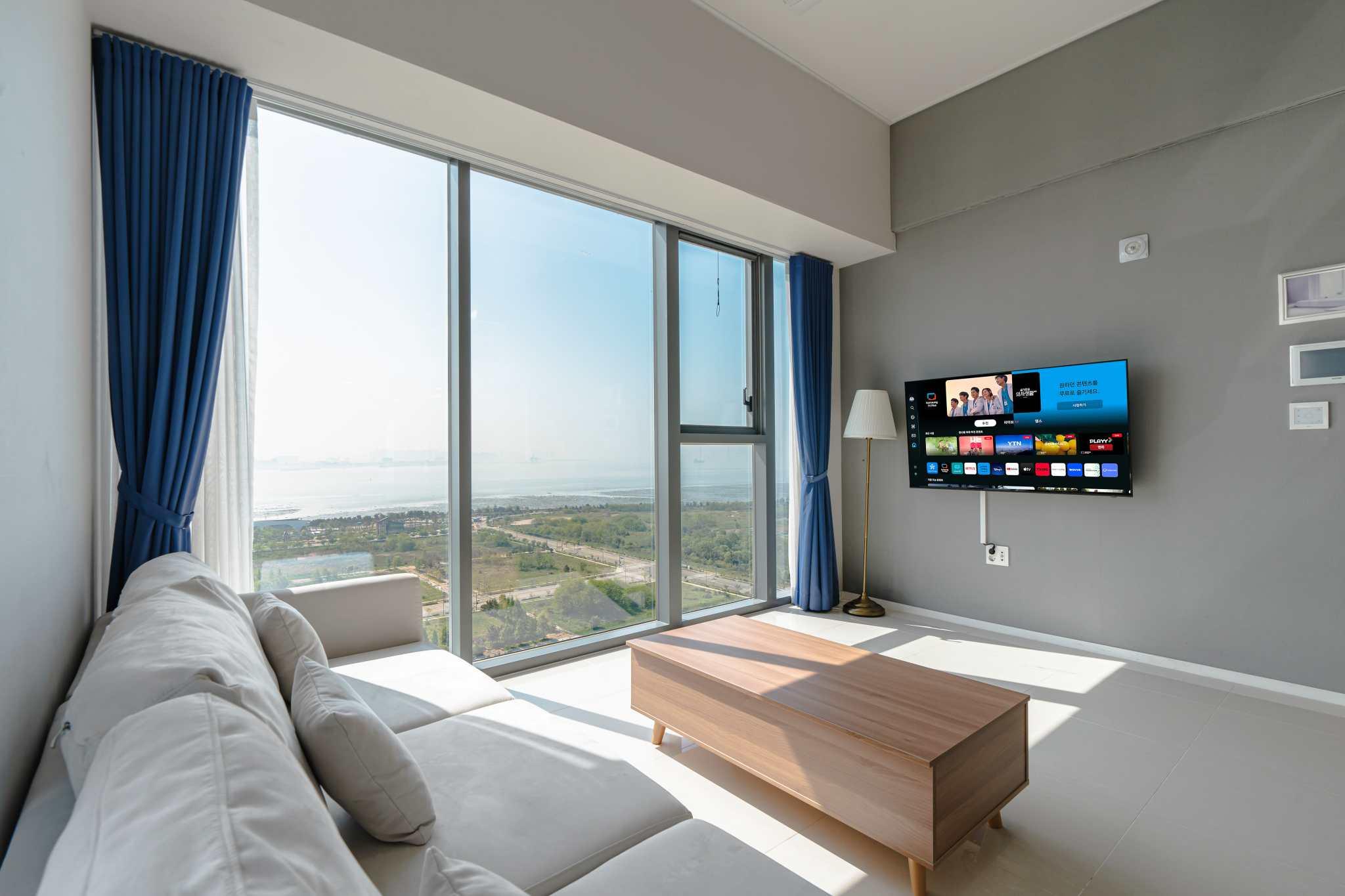 Ocean, Superior, Queen Bed