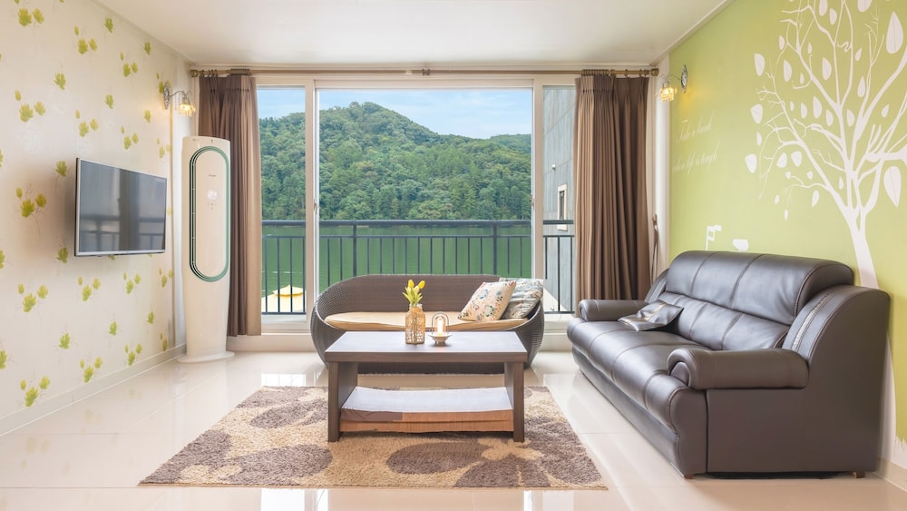 Gapyeong Rialto Pension 33/50