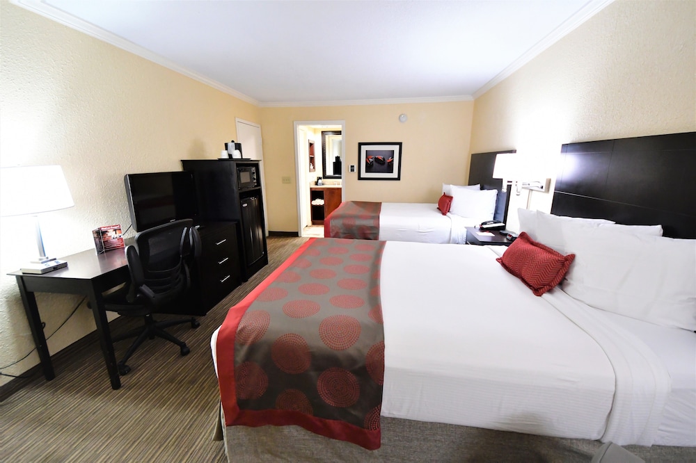 Ramada Hotel & Conference Center By Wyndham Jacksonville 18/59