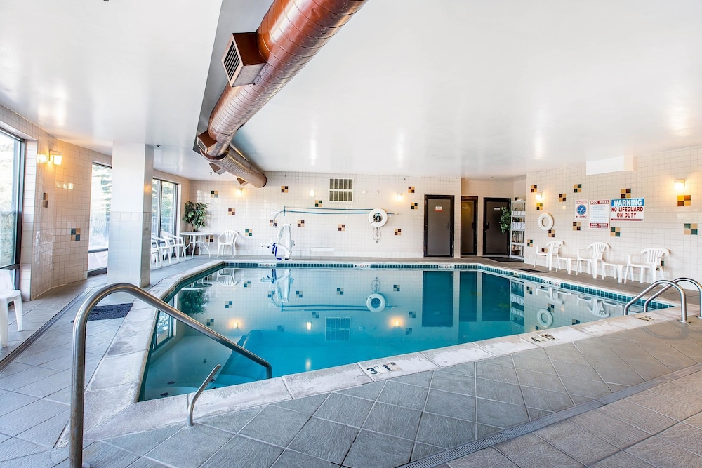 Comfort Suites Summit County Dillon, CO 19/37