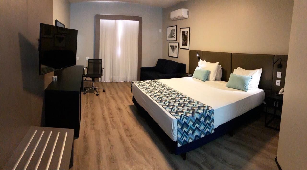 DELUXE, DOUBLE BED