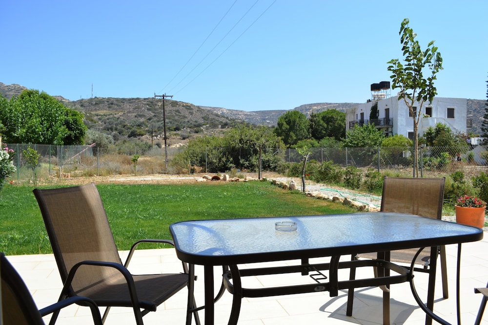 Matala Bay Apartments 4/64