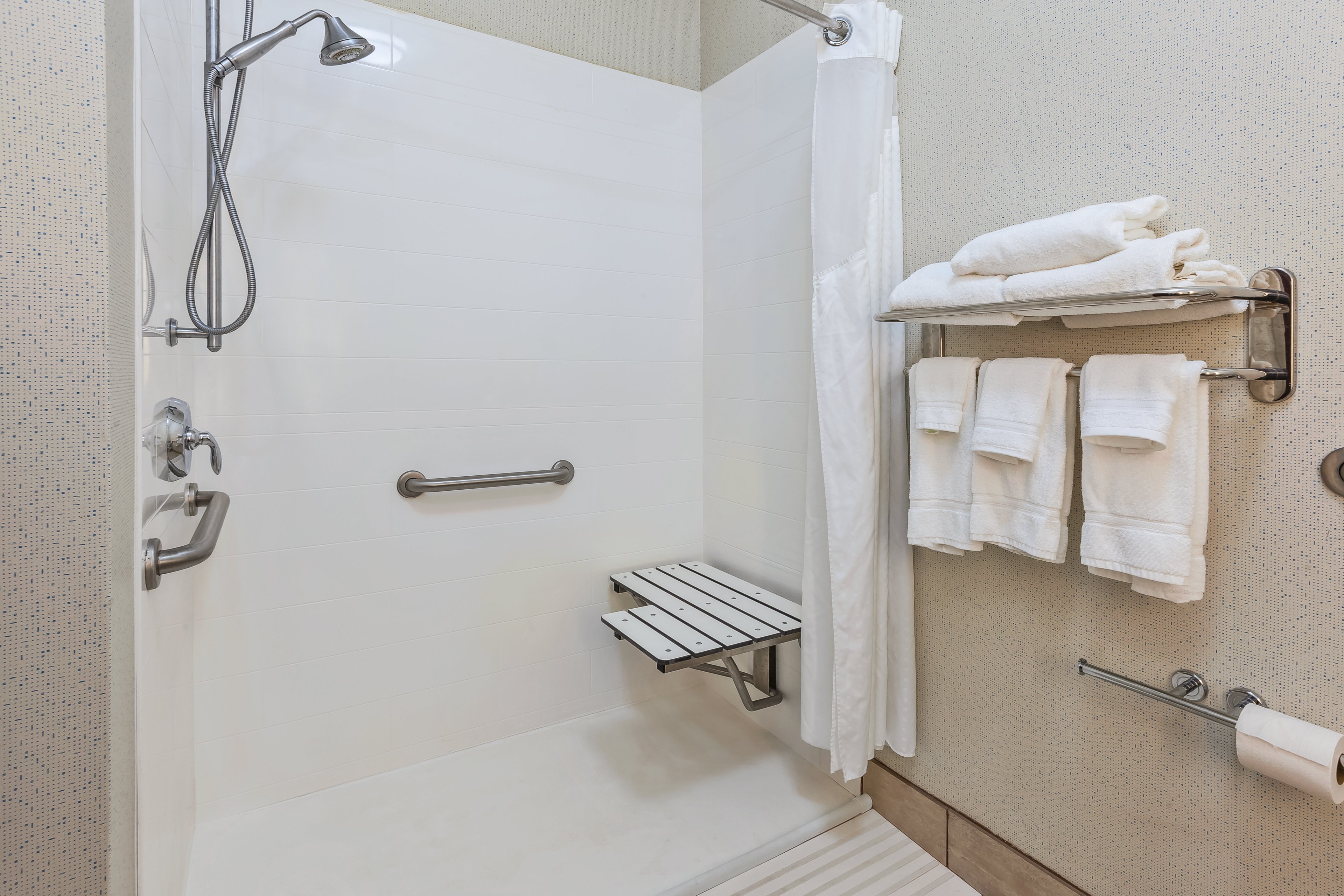 Holiday Inn Express Hotel & Suites Cleveland-Richfield 58/59