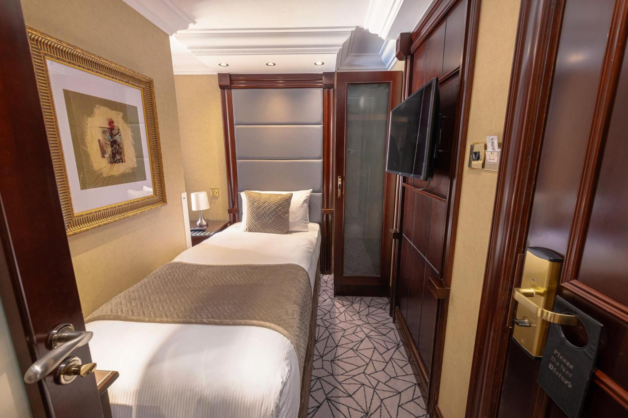 غرفة مفردة صغيرة، Hyde Park International Hotel 10/10