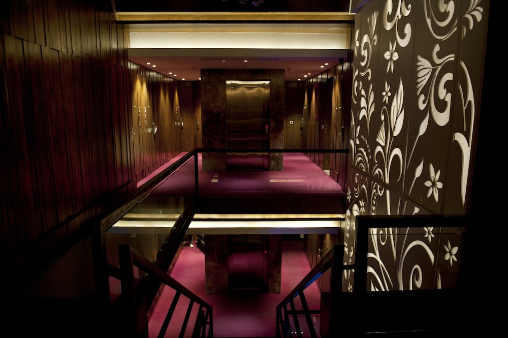 Maya Hotel 35/61